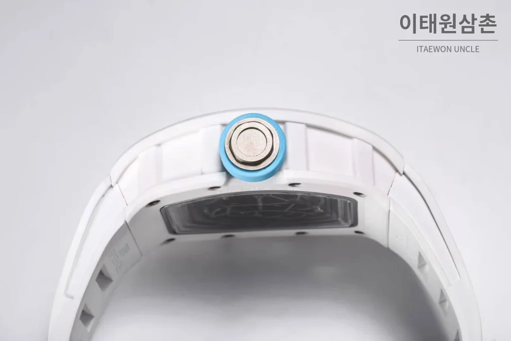 리차드밀 RM055 화이트세라믹 스켈레톤 수동 49.9mm 스켈레톤 다이얼 화이트 러버 스트랩 아이스블루 베젤