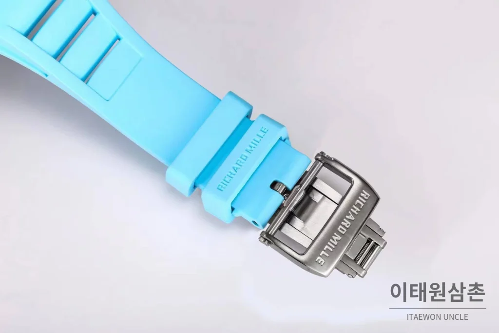 리차드밀 RM055 화이트세라믹 스켈레톤 수동 49.9mm 스켈레톤 다이얼 아이스블루 러버 스트랩 화이트 베젤