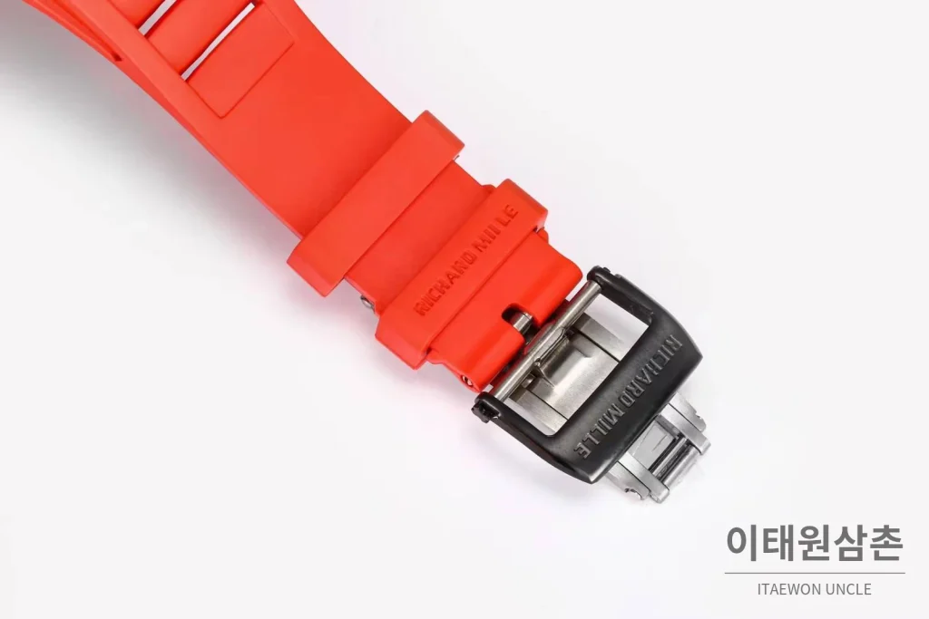 리차드밀 RM055 화이트세라믹 스켈레톤 수동 49.9mm 스켈레톤 다이얼 레드 러버 스트랩 블랙 베젤