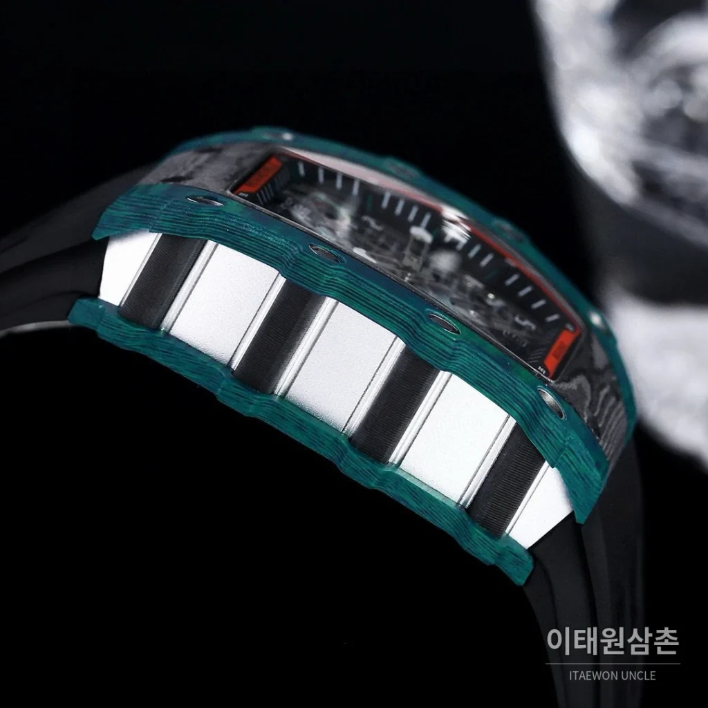 리차드밀 RM21-01 카본파이버 스켈레톤 오토매틱 50mm 블랙 블랙 러버 스트랩 그린 베젤