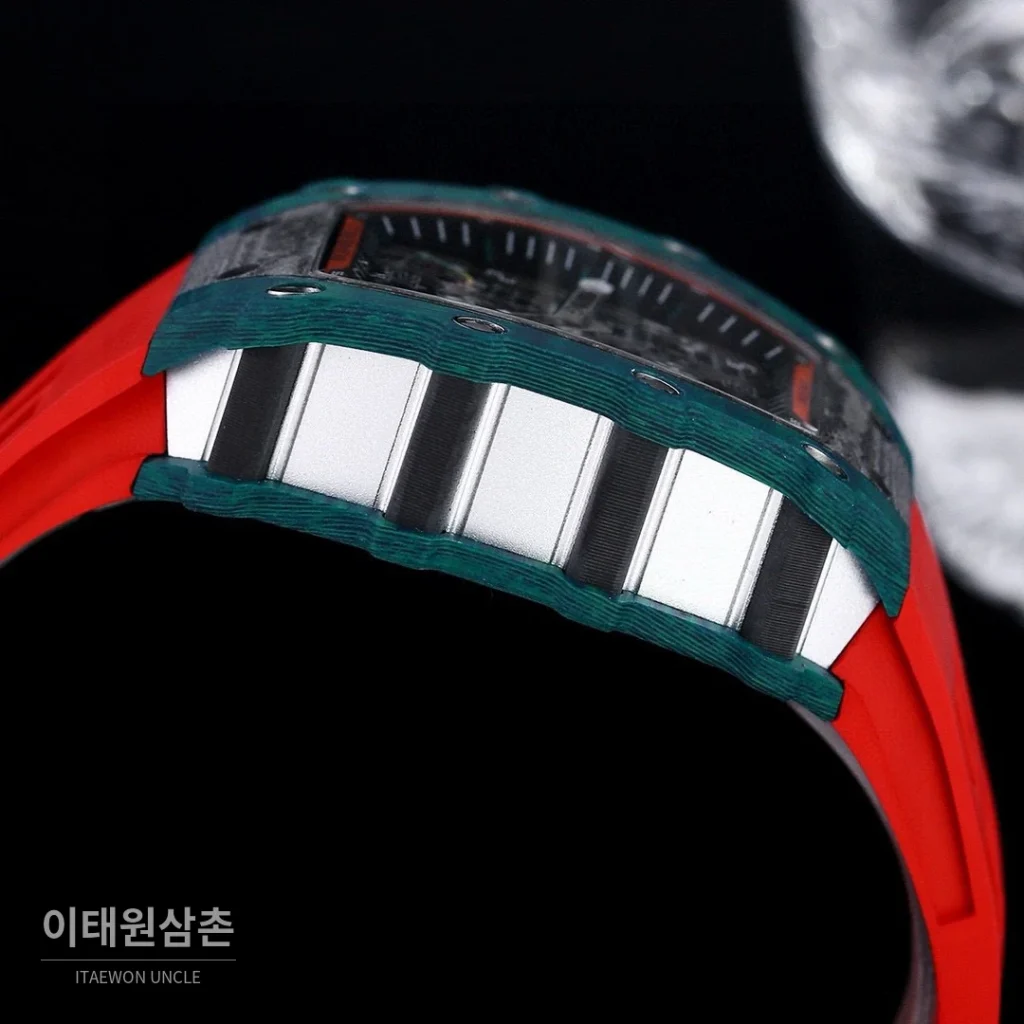 리차드밀 RM21-01 카본파이버 스켈레톤 오토매틱 50mm 블랙 레드 러버 스트랩 그린 베젤