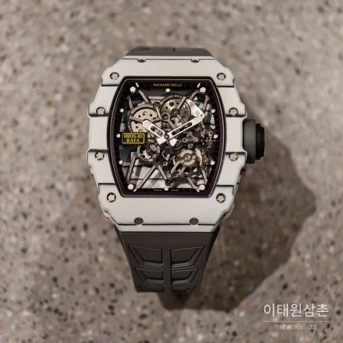 리차드밀 RM35-01 카본파이버 스켈레톤 오토매틱 49.94mm 블랙 그레이 러버 스트랩