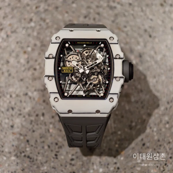 리차드밀 RM35-01 카본파이버 스켈레톤 오토매틱 49.94mm 블랙 그레이 러버 스트랩 리차드밀 RM35-01 카본파이버 스켈레톤 오토매틱 49.94mm 블랙 그레이 러버 스트랩