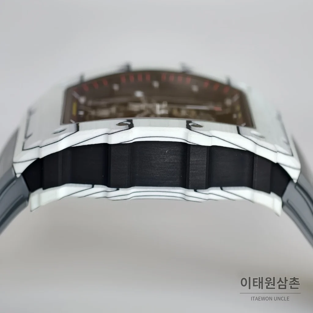 리차드밀 RM35-01 카본파이버 스켈레톤 오토매틱 49.94mm 블랙 그레이 러버 스트랩 실버 베젤