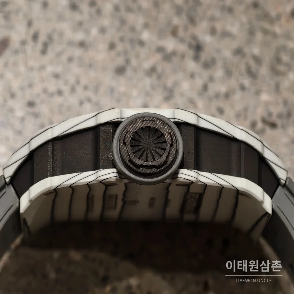 리차드밀 RM35-01 카본파이버 스켈레톤 오토매틱 49.94mm 블랙 그레이 러버 스트랩
