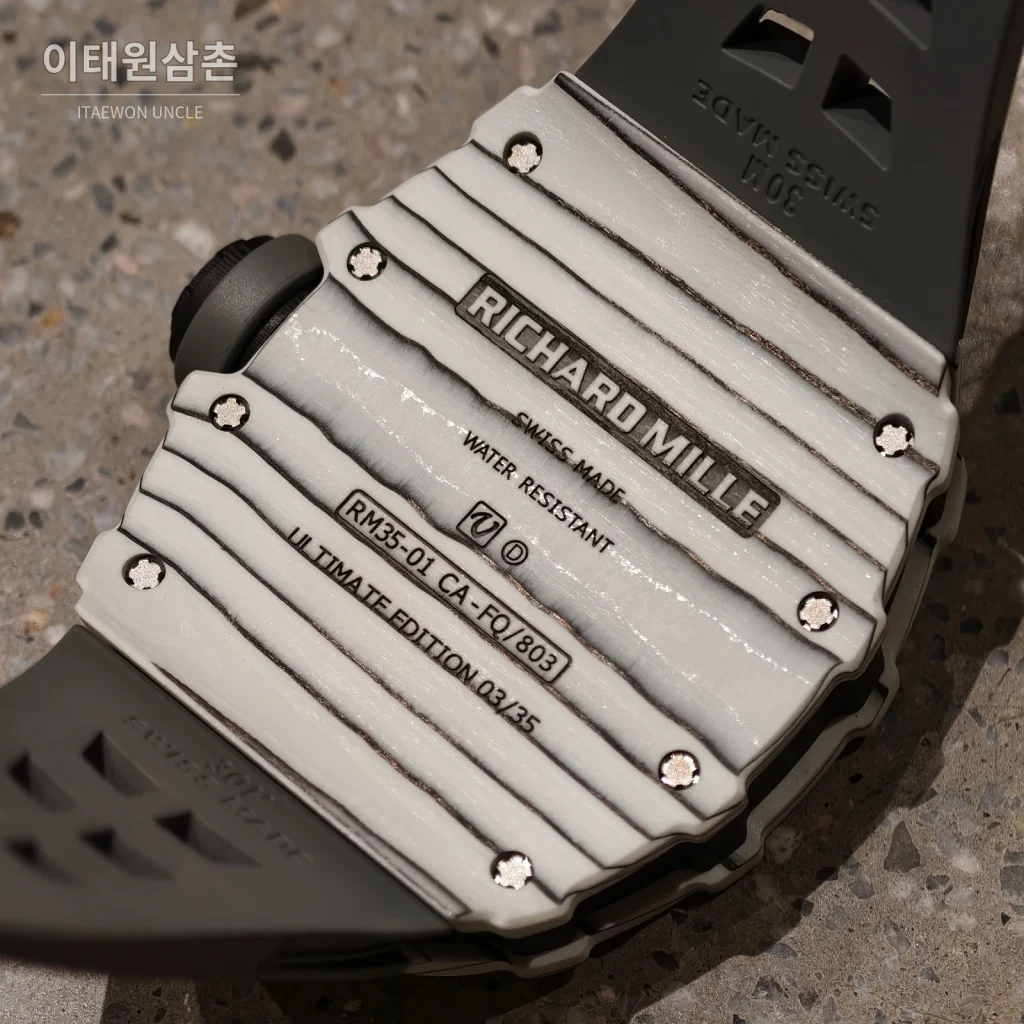 리차드밀 RM35-01 카본파이버 스켈레톤 오토매틱 49.94mm 블랙 그레이 러버 스트랩