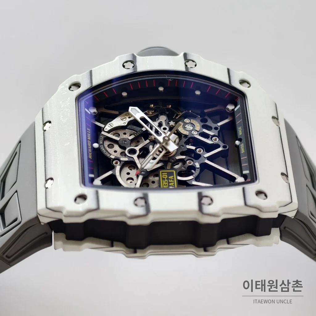 리차드밀 RM35-01 카본파이버 스켈레톤 오토매틱 49.94mm 블랙 그레이 러버 스트랩 실버 베젤