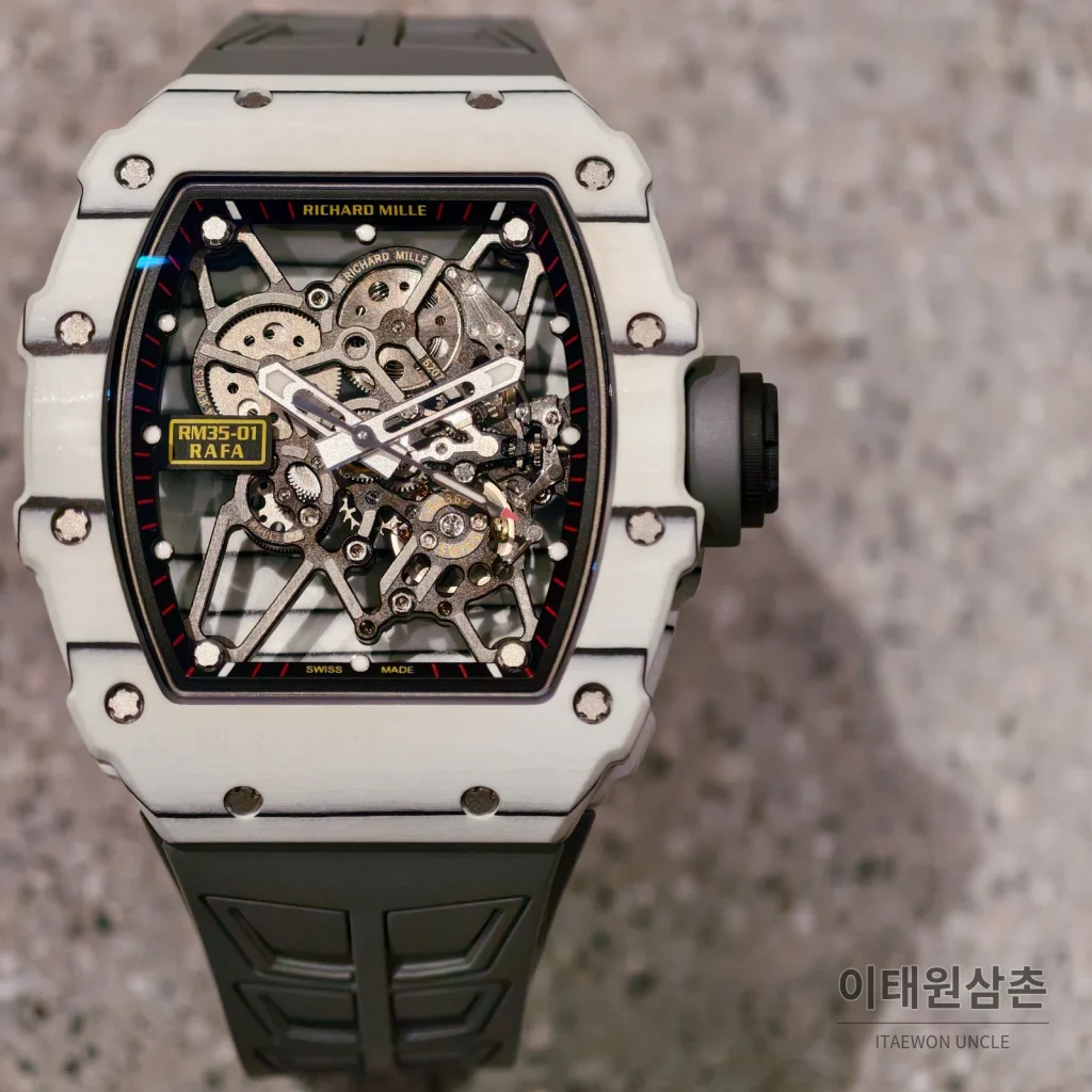 리차드밀 RM35-01 카본파이버 스켈레톤 오토매틱 49.94mm 블랙 그레이 러버 스트랩