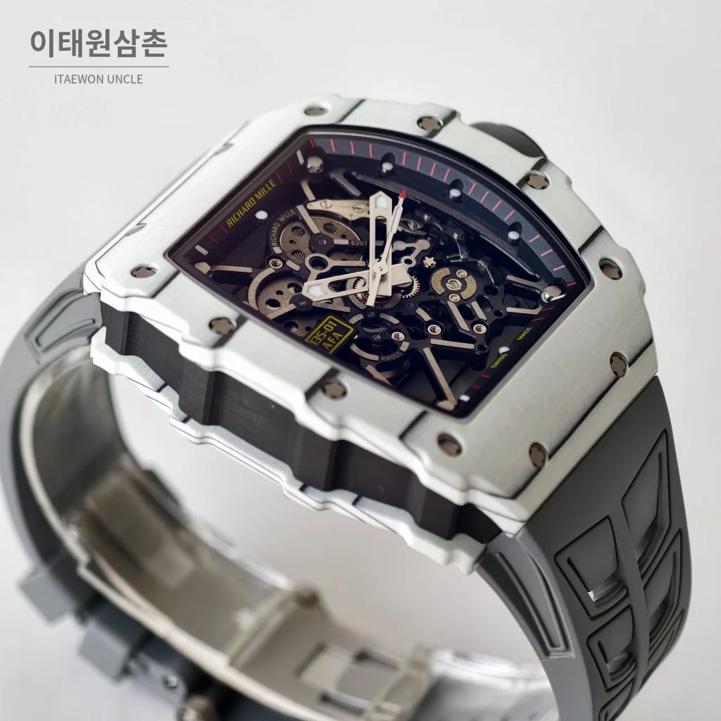 리차드밀 RM35-01 카본파이버 스켈레톤 오토매틱 49.94mm 블랙 그레이 러버 스트랩 실버 베젤