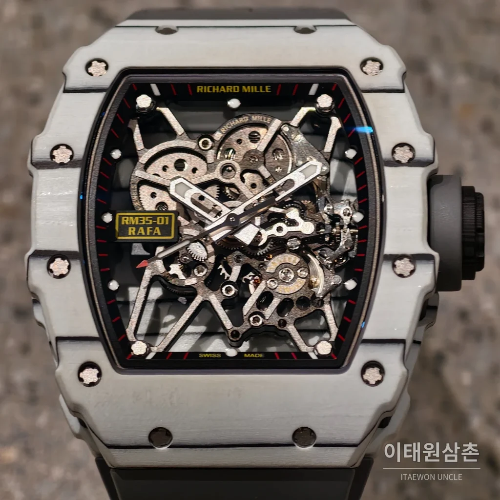 리차드밀 RM35-01 카본파이버 스켈레톤 오토매틱 49.94mm 블랙 그레이 러버 스트랩