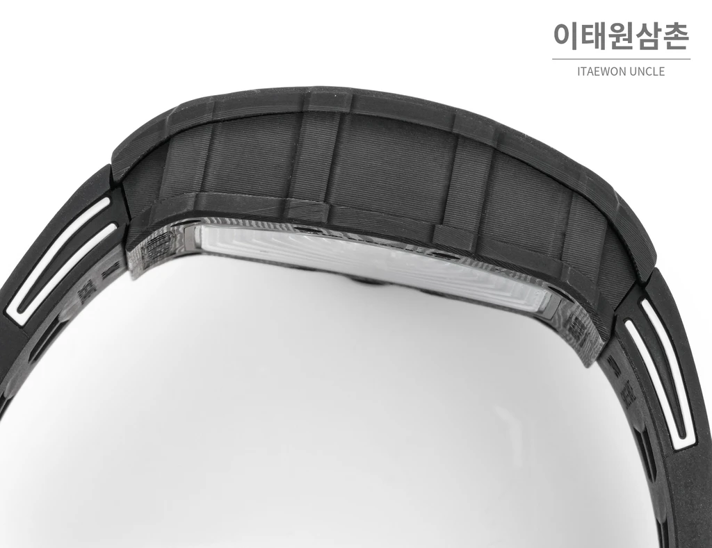 리차드밀 RM35-02 라파엘 나달 카본 파이버 스켈레톤 오토매틱 43mm 블랙 / 레드 블랙 러버 스트랩