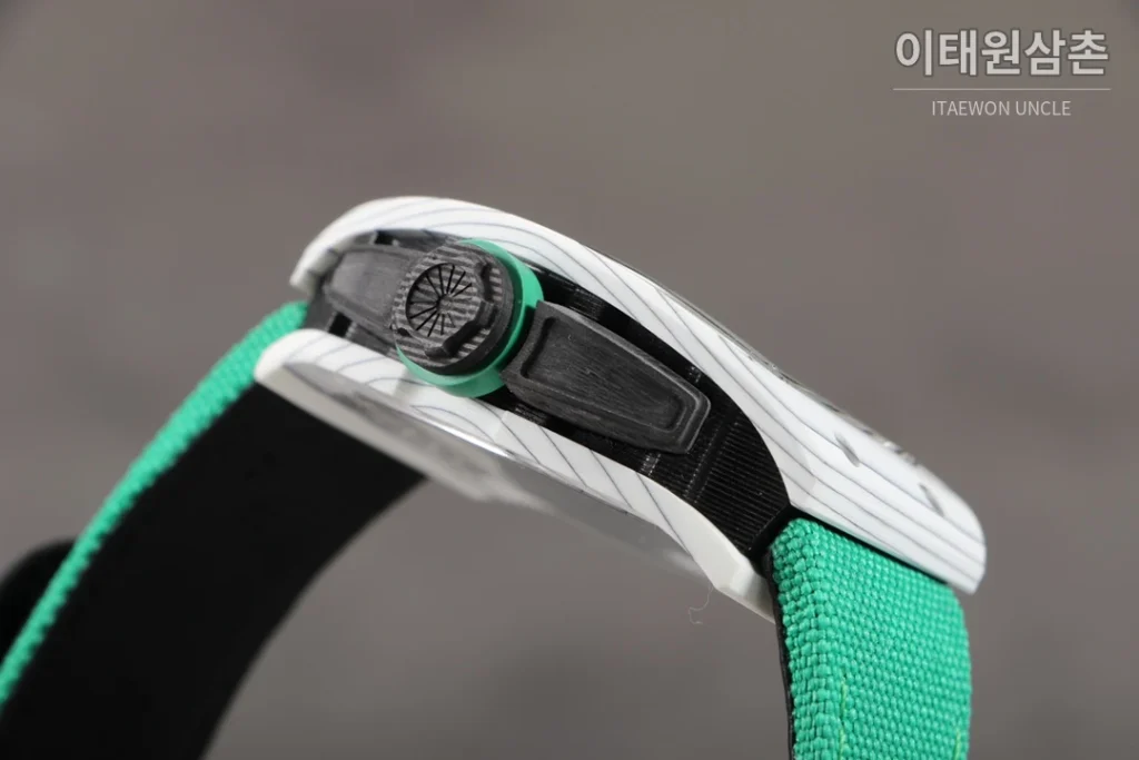 리차드밀 RM61-01 요한블레이크 카본 세라믹 스켈레톤 수동 43mm 블랙 / 그레이 민트 나일론 스트랩