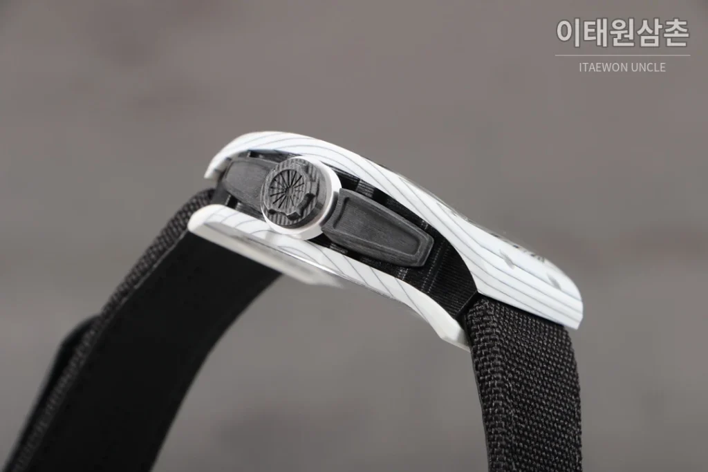 리차드밀 RM61-01 요한블레이크 카본 세라믹 스켈레톤 수동 43mm 블랙 / 그레이 블랙 나일론 스트랩