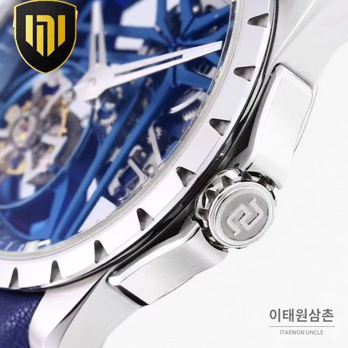 로저드뷔 엑스칼리버 플라잉 투르비용 스켈레톤 블루다이얼 오토매틱 42mm 네이비 러버 스트랩
