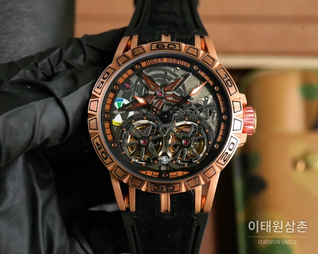 로저드뷔 엑스칼리버 스켈레톤 더블밸런스 DLC 티타늄 오토매틱 46mm 스켈레톤 다이얼 레드 러버 스트랩 (2)