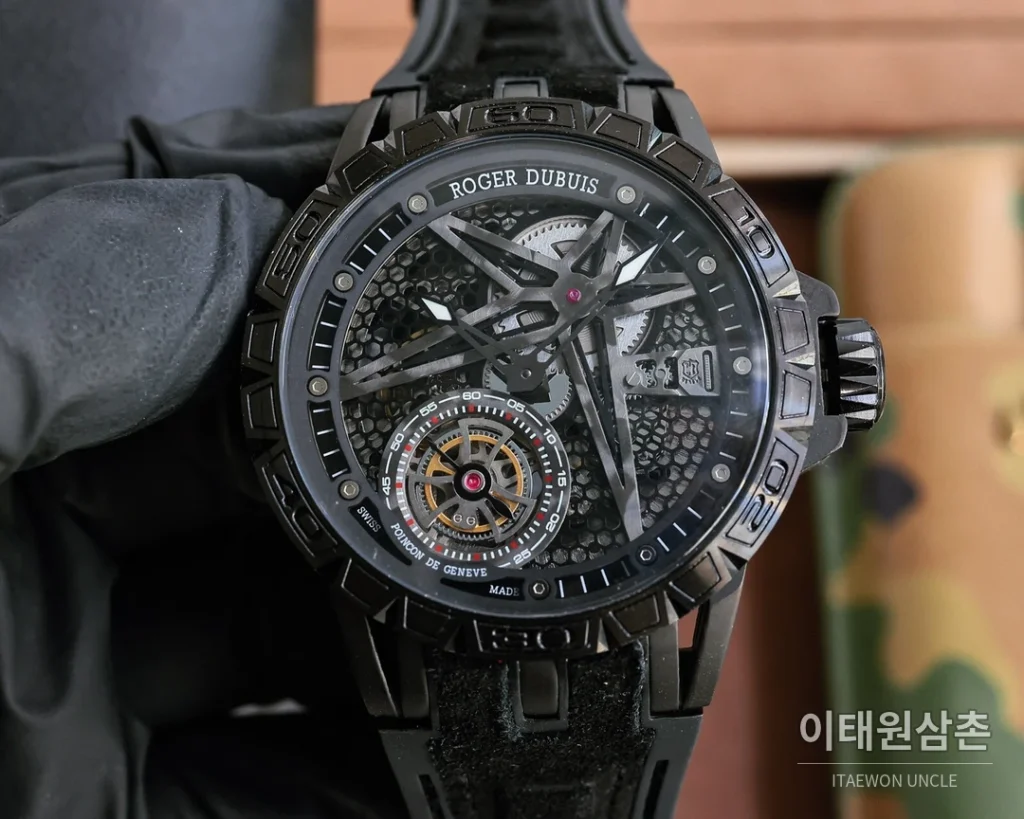로저드뷔 엑스칼리버 스켈레톤 더블밸런스 티타늄 오토매틱 46mm 스켈레톤 다이얼 블랙 러버 스트랩