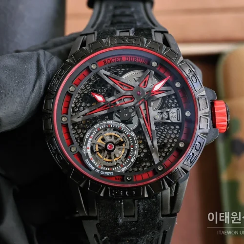 로저드뷔 엑스칼리버 스켈레톤 더블밸런스 티타늄 오토매틱 46mm 스켈레톤 다이얼 레드 러버 스트랩