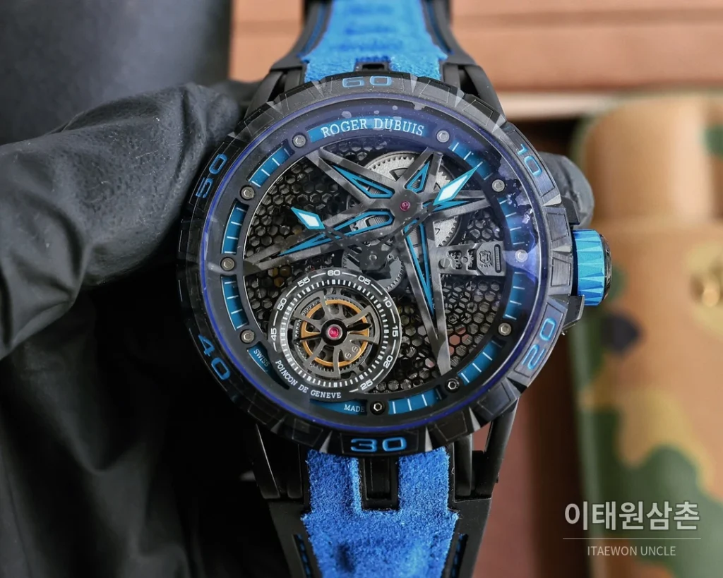 로저드뷔 엑스칼리버 스켈레톤 더블밸런스 티타늄 오토매틱 46mm 스켈레톤 다이얼 레드 러버 스트랩