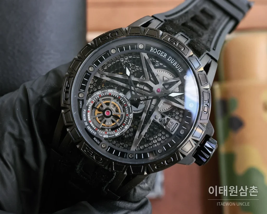 로저드뷔 엑스칼리버 스켈레톤 더블밸런스 티타늄 오토매틱 46mm 스켈레톤 다이얼 블랙 러버 스트랩
