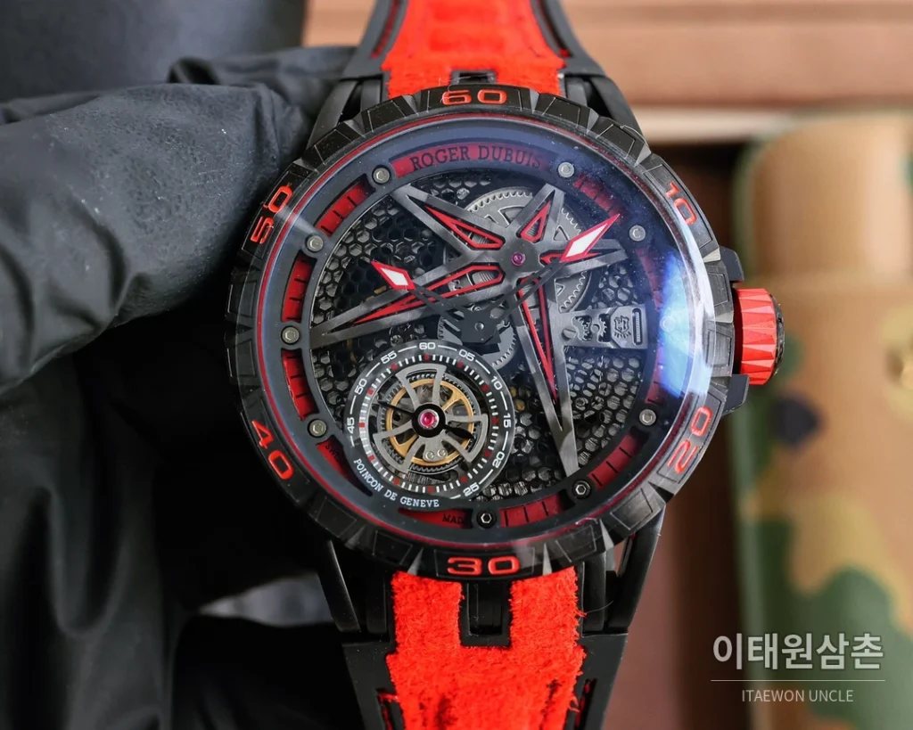 로저드뷔 엑스칼리버 스켈레톤 더블밸런스 티타늄 오토매틱 46mm 스켈레톤 다이얼 레드 러버 스트랩