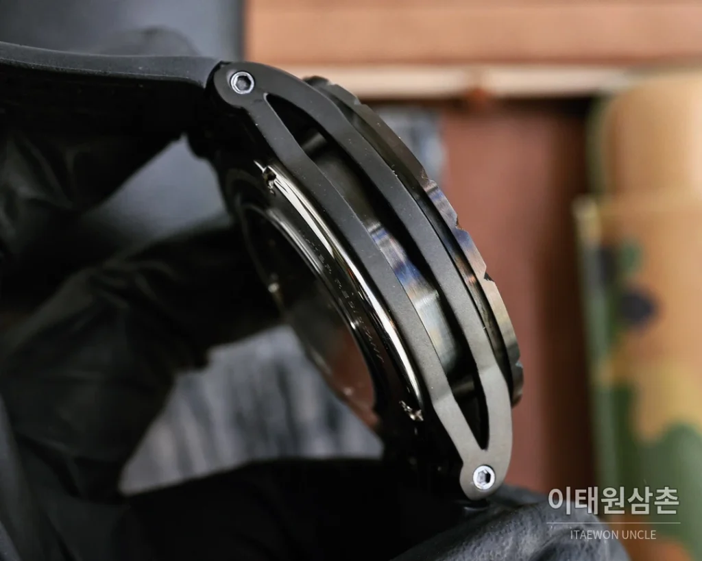로저드뷔 엑스칼리버 스켈레톤 더블밸런스 티타늄 오토매틱 46mm 스켈레톤 다이얼 블랙 러버 스트랩
