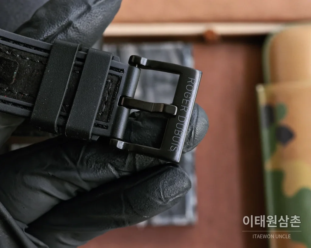 로저드뷔 엑스칼리버 스켈레톤 더블밸런스 티타늄 오토매틱 46mm 스켈레톤 다이얼 블랙 러버 스트랩