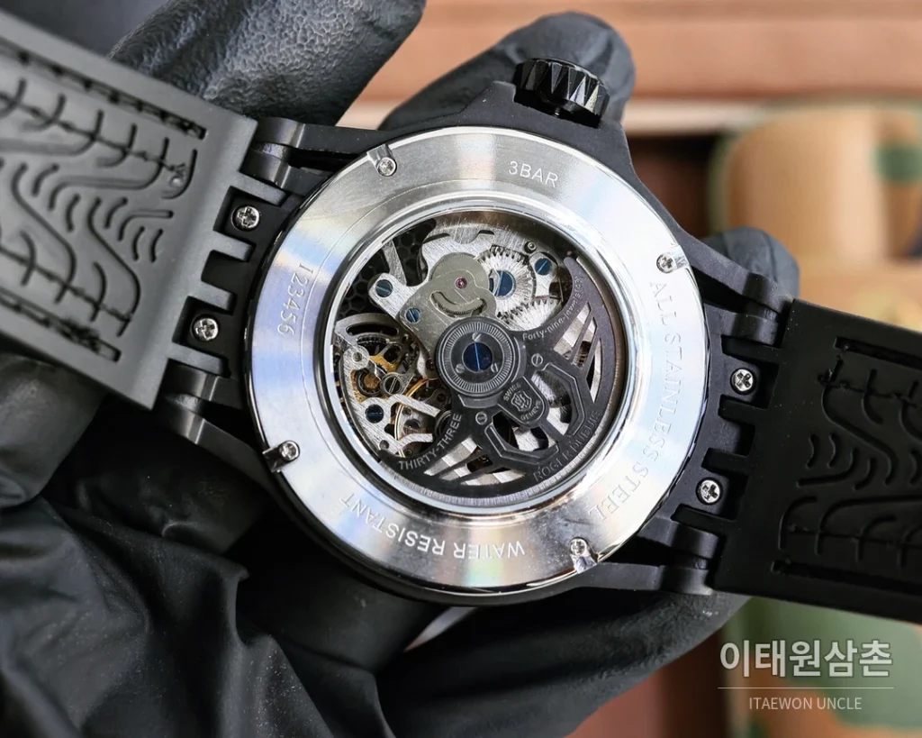 로저드뷔 엑스칼리버 스켈레톤 더블밸런스 티타늄 오토매틱 46mm 스켈레톤 다이얼 블랙 러버 스트랩