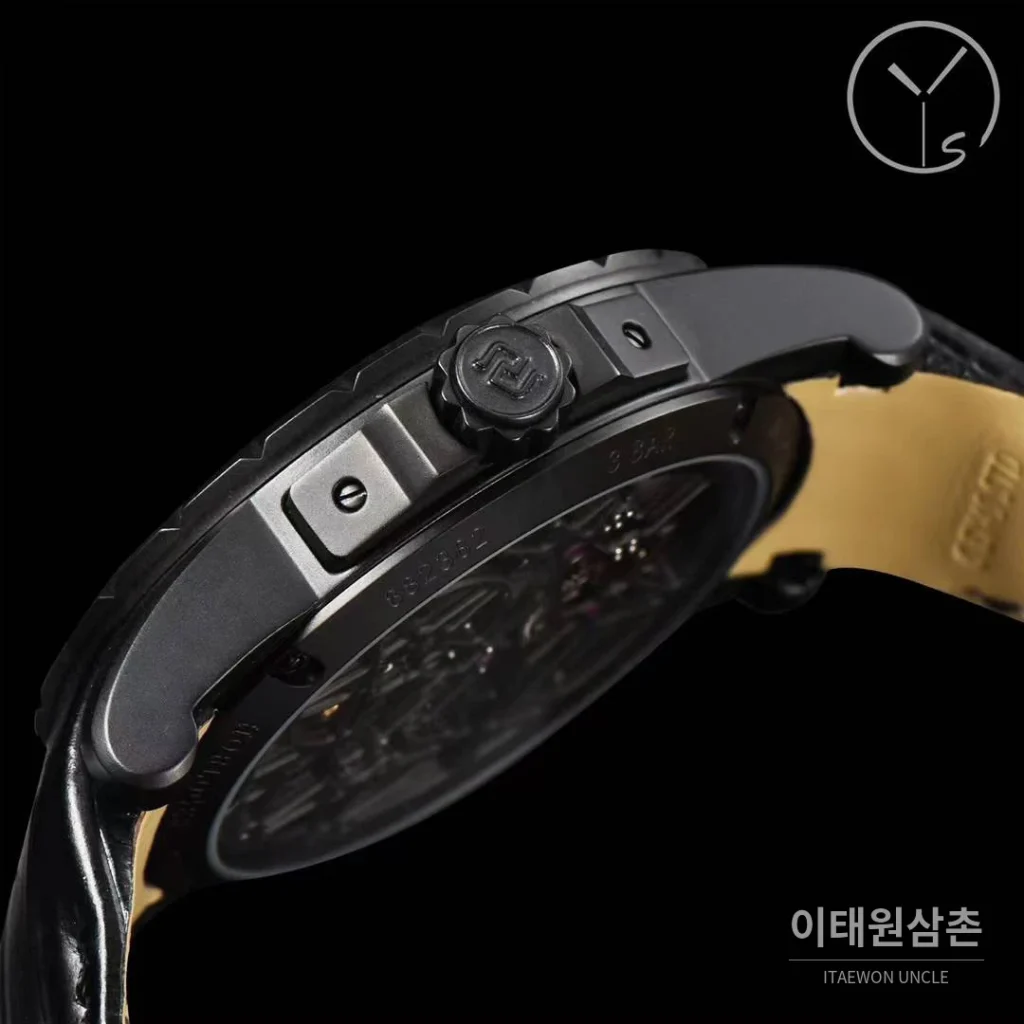 로저드뷔 엑스칼리버 스켈레톤 더블투르비옹 수동 45mm 스켈레톤 다이얼 블랙 가죽 스트랩 블랙 베젤