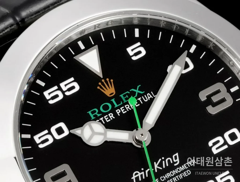 롤렉스 에어킹 스틸 블랙다이얼 그린핸즈 오토매틱 40mm 블랙 / 그린 블랙 가죽 스트랩