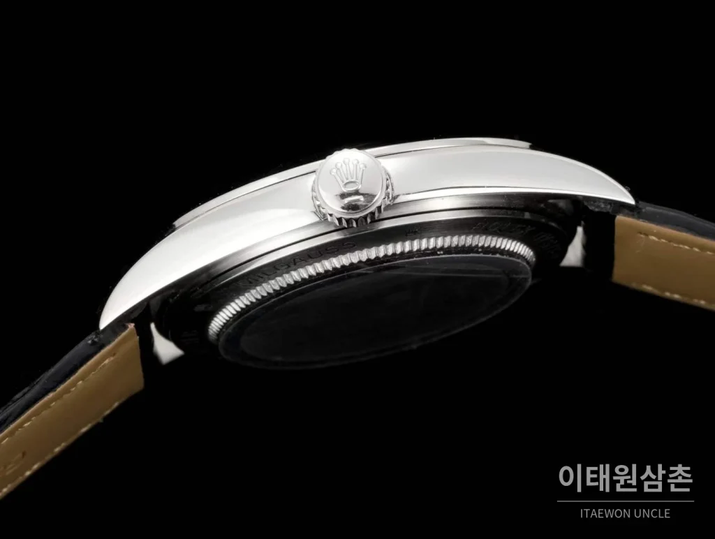 롤렉스 에어킹 스틸 블랙다이얼 그린핸즈 오토매틱 40mm 블랙 / 그린 블랙 가죽 스트랩