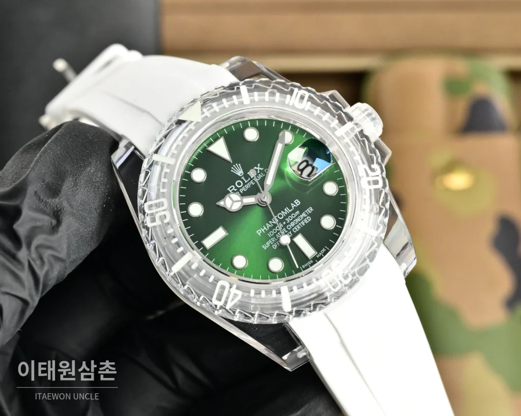 롤렉스 오토매틱 40mm 그린 다이얼 화이트 러버 스트랩 (2)