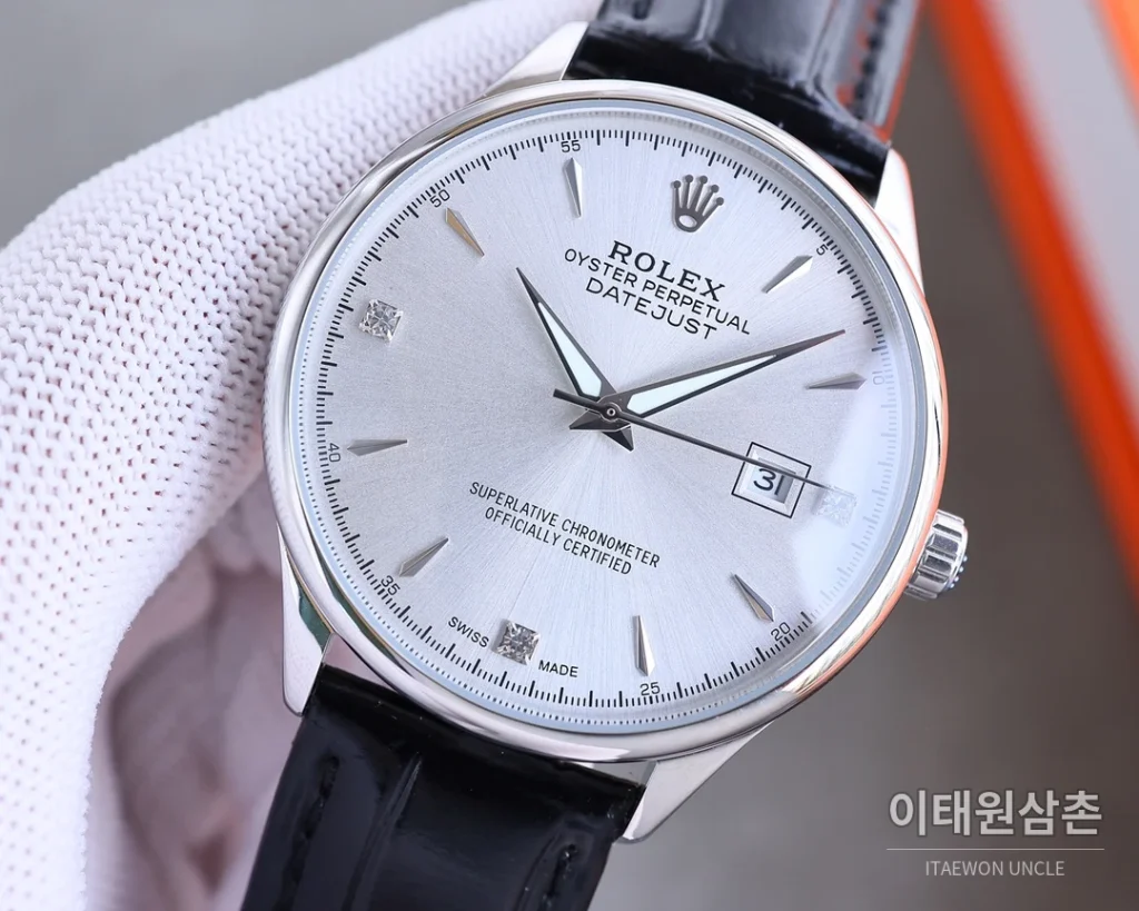 롤렉스 오토매틱 40mm 실버 다이얼 블랙 가죽 스트랩