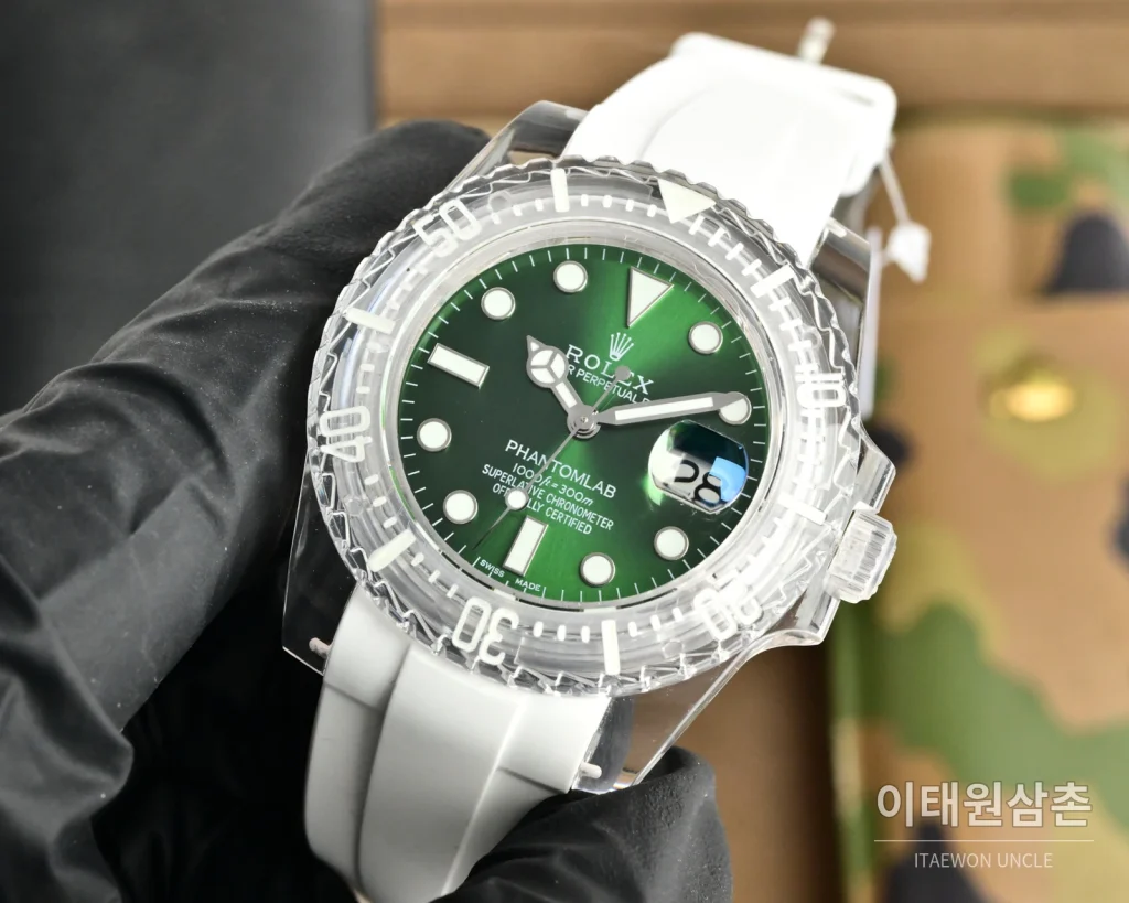롤렉스 오토매틱 40mm 그린 다이얼 화이트 러버 스트랩 (2)