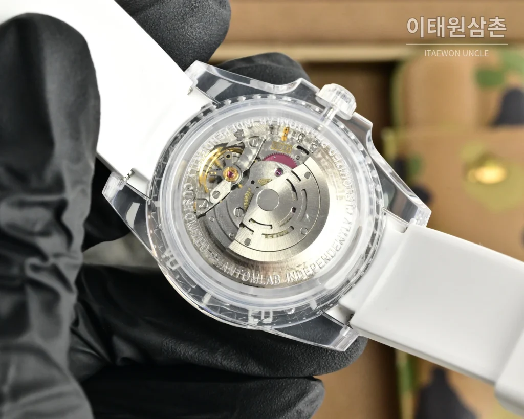 롤렉스 오토매틱 40mm 멀티컬러 다이얼 화이트 러버 스트랩