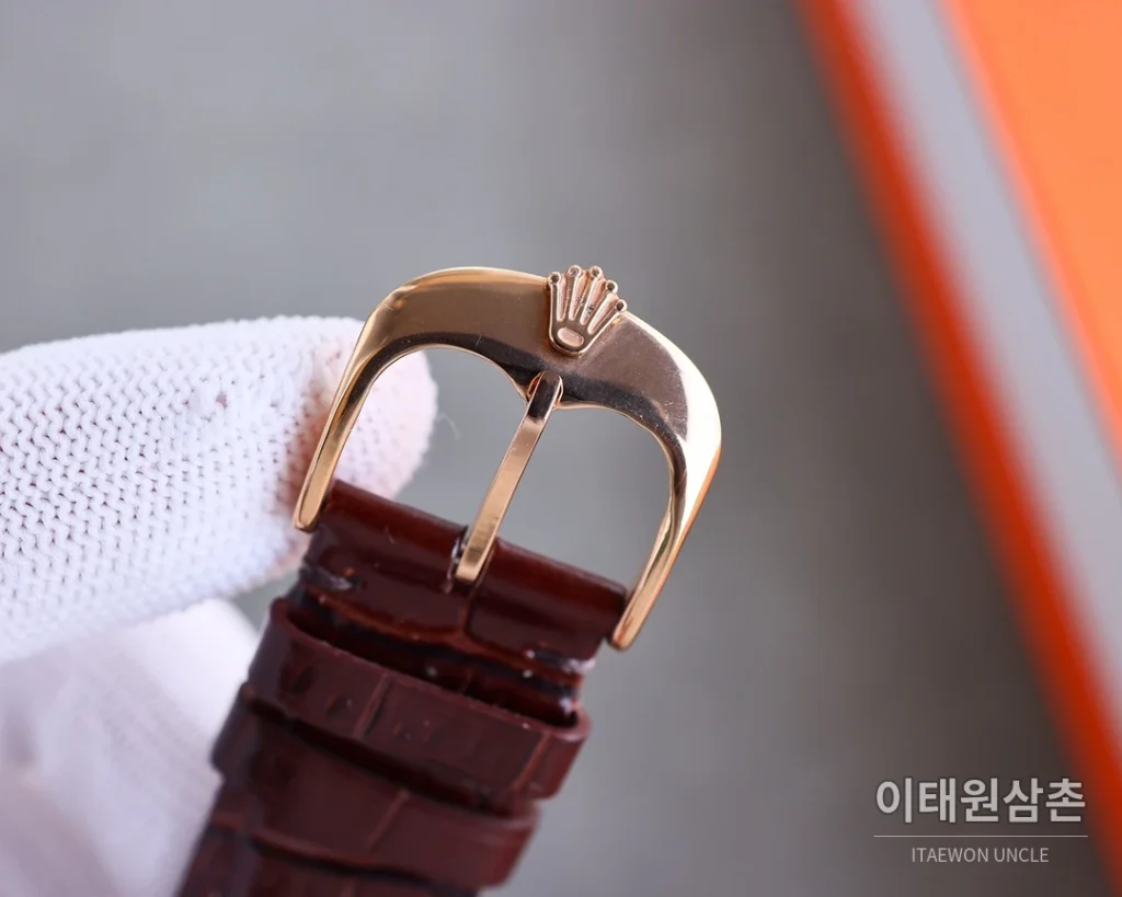 롤렉스 오토매틱 40mm 실버 다이얼 블랙 가죽 스트랩