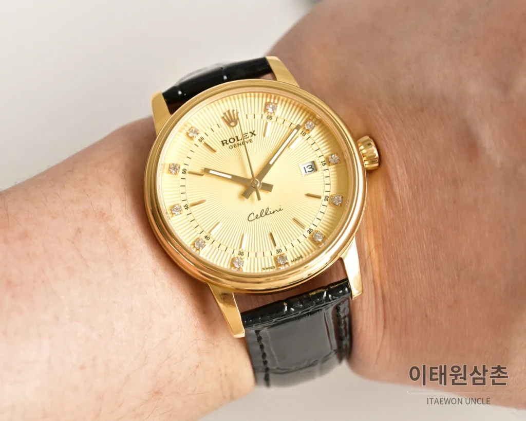 롤렉스 오토매틱 40mm 화이트 다이얼 블랙 가죽 스트랩 골드 베젤 (2)