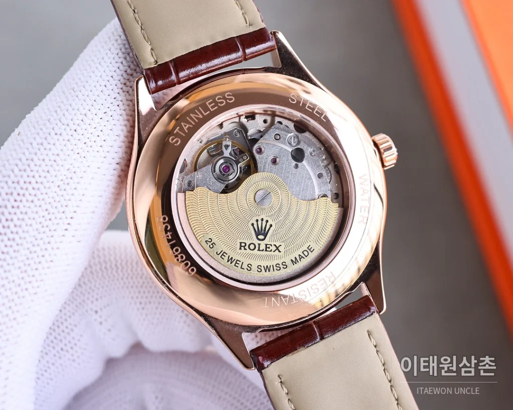 롤렉스 오토매틱 40mm 실버 다이얼 블랙 가죽 스트랩