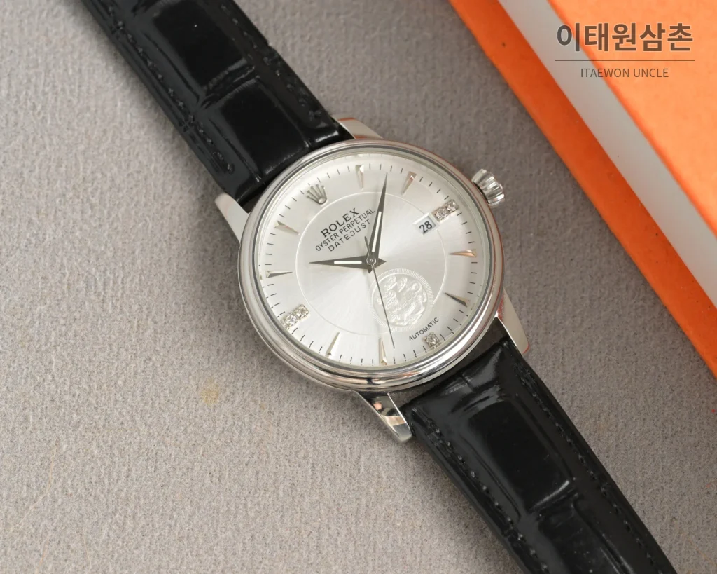 롤렉스 오토매틱 40mm 실버 다이얼 블랙 가죽 스트랩 골드 베젤