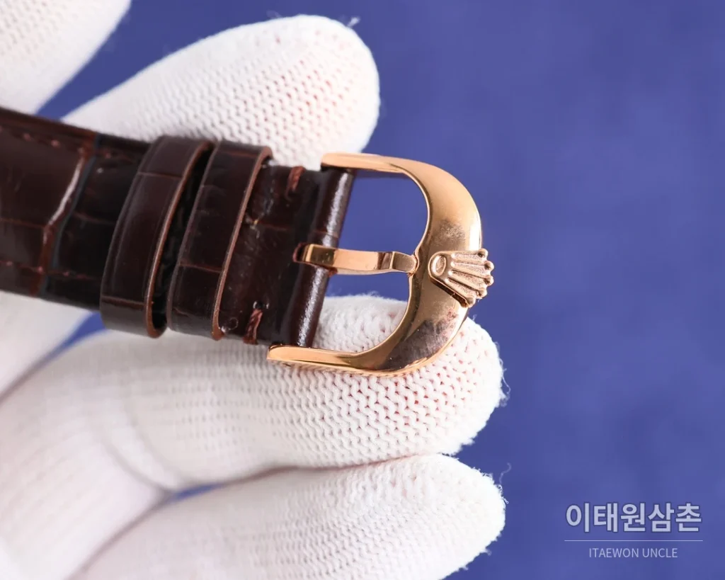 롤렉스 첼리니 문페이즈 오토매틱 40mm 화이트 다이얼 블랙 가죽 스트랩 골드 베젤