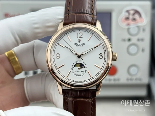 롤렉스 셀리니 문페이즈 블루에나멜 오토매틱 40mm 화이트 다이얼 브라운 가죽 스트랩 로즈골드 베젤