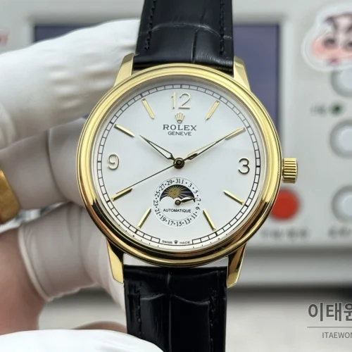 롤렉스 셀리니 문페이즈 블루에나멜 오토매틱 40mm 화이트 다이얼 블랙 가죽 스트랩 골드 베젤 롤렉스 셀리니 문페이즈 블루에나멜 오토매틱 40mm 화이트 다이얼 블랙 가죽 스트랩 골드 베젤
