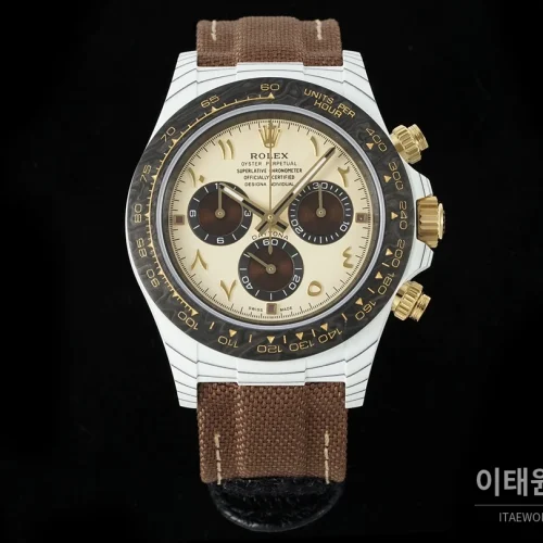 롤렉스 코스모그래프 데이토나 카본 스켈레톤백 크로노그래프 40mm 샴페인 다이얼 브라운 나일론 스트랩 블랙 베젤 롤렉스 코스모그래프 데이토나 카본 스켈레톤백 크로노그래프 40mm 샴페인 다이얼 브라운 나일론 스트랩 블랙 베젤