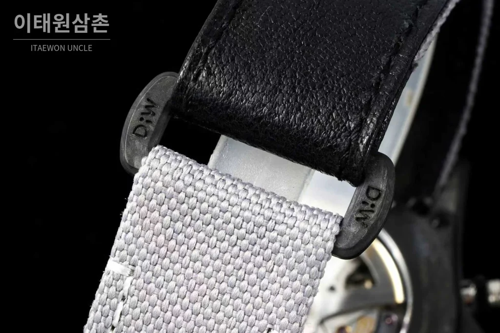 롤렉스 코스모그래프 데이토나 카본 스켈레톤백 크로노그래프 40mm 블랙 다이얼 그레이 나일론 스트랩 블랙 베젤 (3)