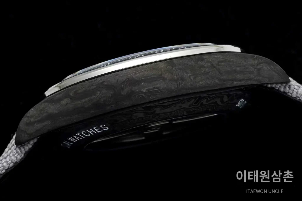 롤렉스 코스모그래프 데이토나 카본 스켈레톤백 크로노그래프 40mm 블랙 다이얼 그레이 나일론 스트랩 블랙 베젤 (3)