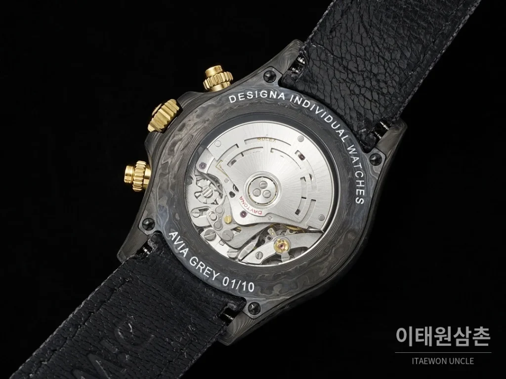 롤렉스 코스모그래프 데이토나 카본 스켈레톤백 크로노그래프 40mm 블랙 다이얼 블랙 나일론 스트랩 블랙 베젤