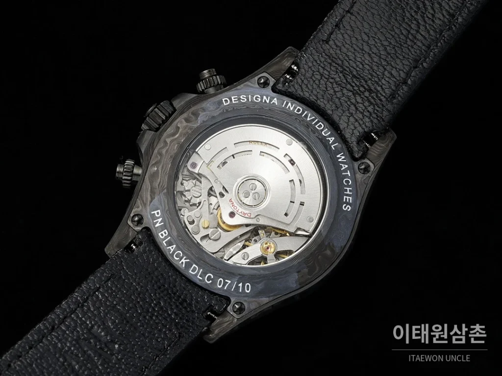 롤렉스 코스모그래프 데이토나 카본 스켈레톤백 크로노그래프 40mm 블랙 다이얼 블랙 나일론 스트랩 그레이 베젤
