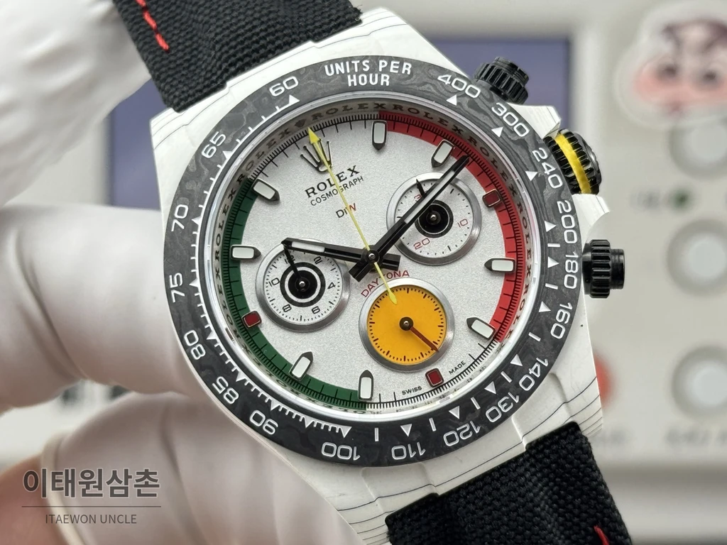 롤렉스 코스모그래프 데이토나 카본파이버 크로노그래프 40mm