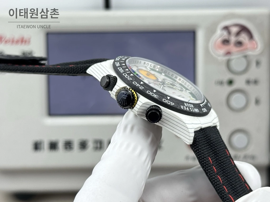 롤렉스 코스모그래프 데이토나 카본파이버 크로노그래프 40mm