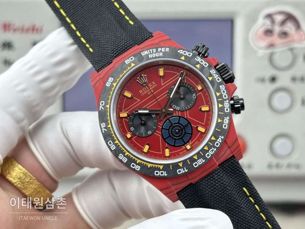 롤렉스 코스모그래프 데이토나 카본파이버 레드 크로노그래프 40mm