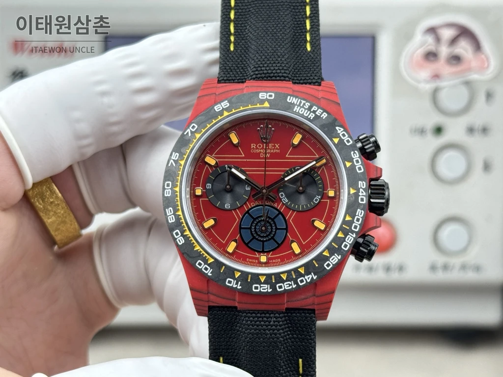 롤렉스 코스모그래프 데이토나 카본파이버 레드 크로노그래프 40mm